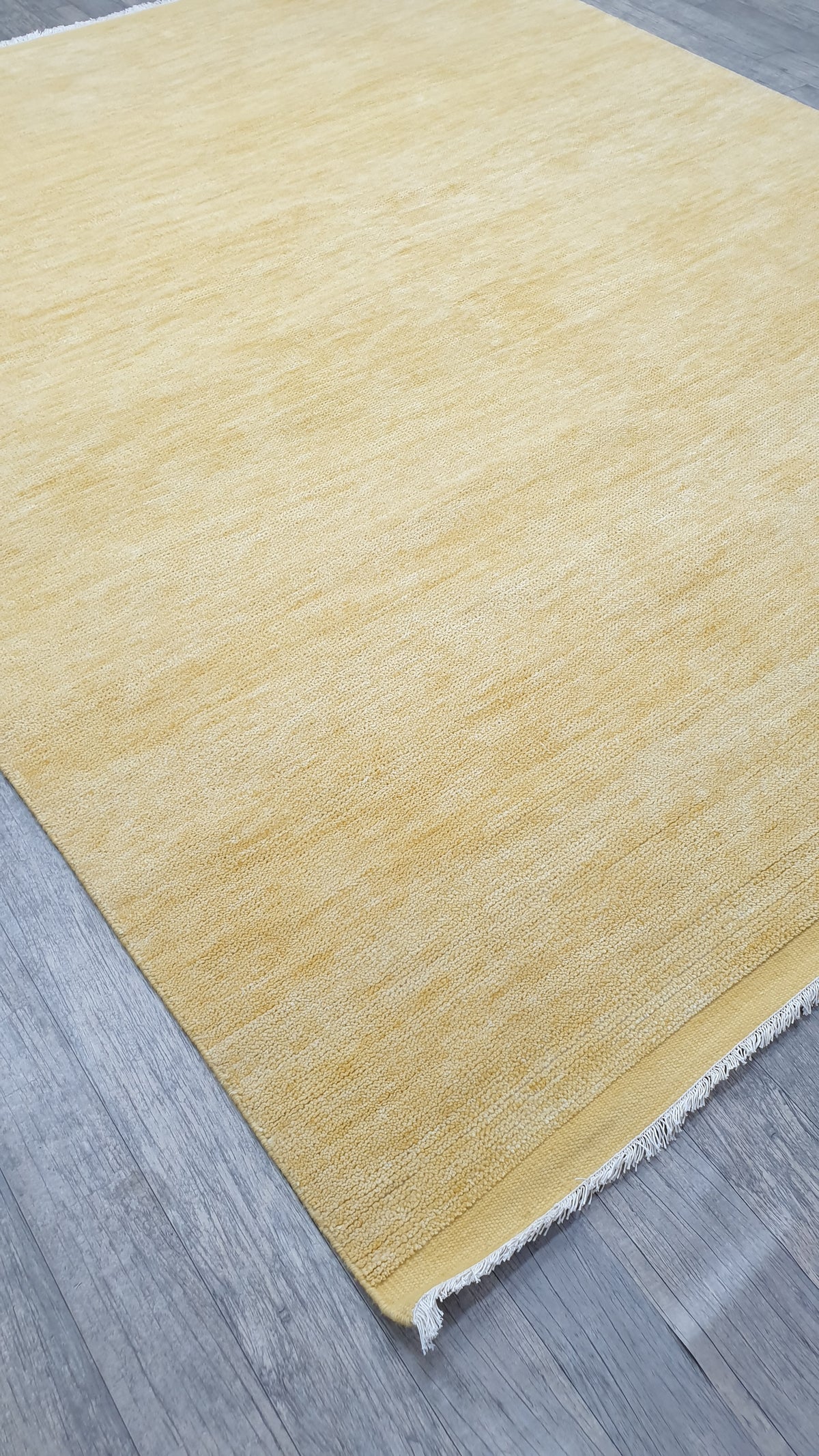 Golden Haze – Handgeknüpfter Teppich