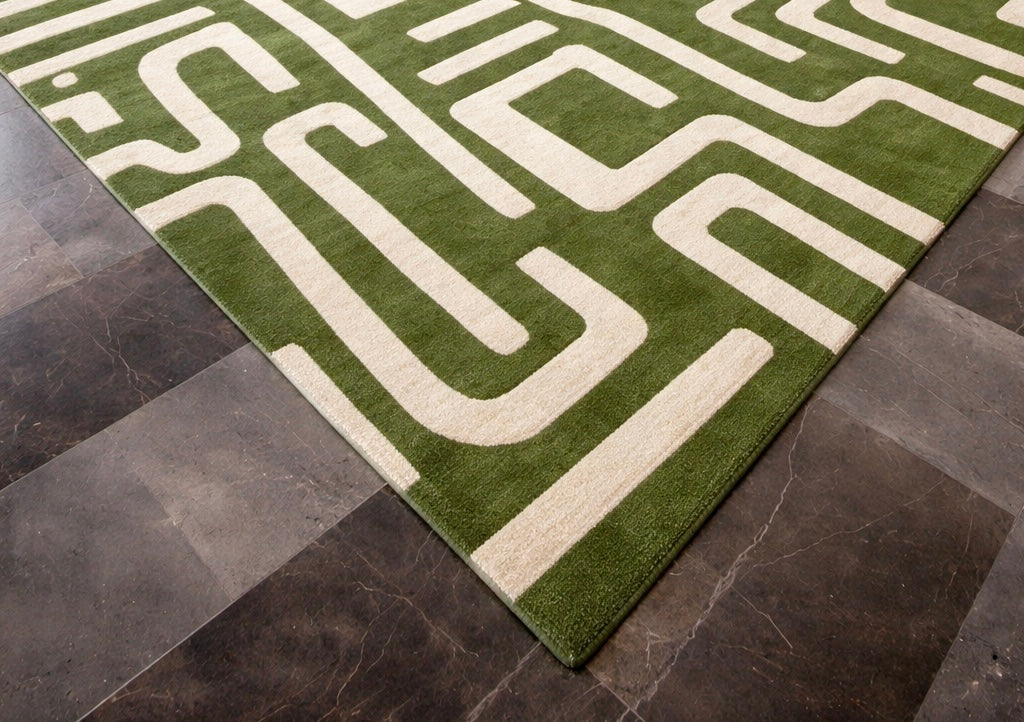 Olive Labyrinth – Geometrischer Teppich in Olivgrün & Creme