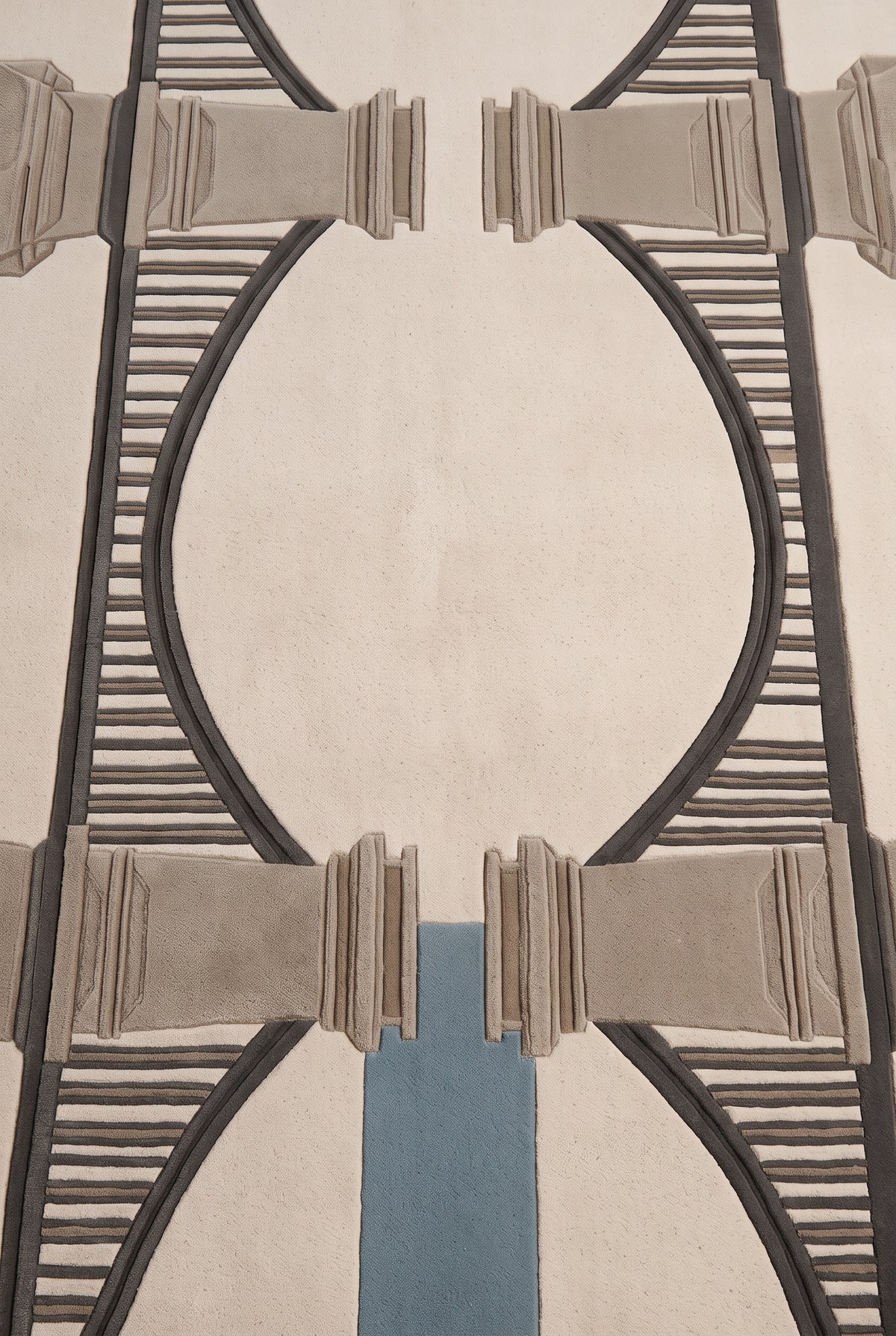 Budapest Chain Bridge – Handgetufteter Designteppich