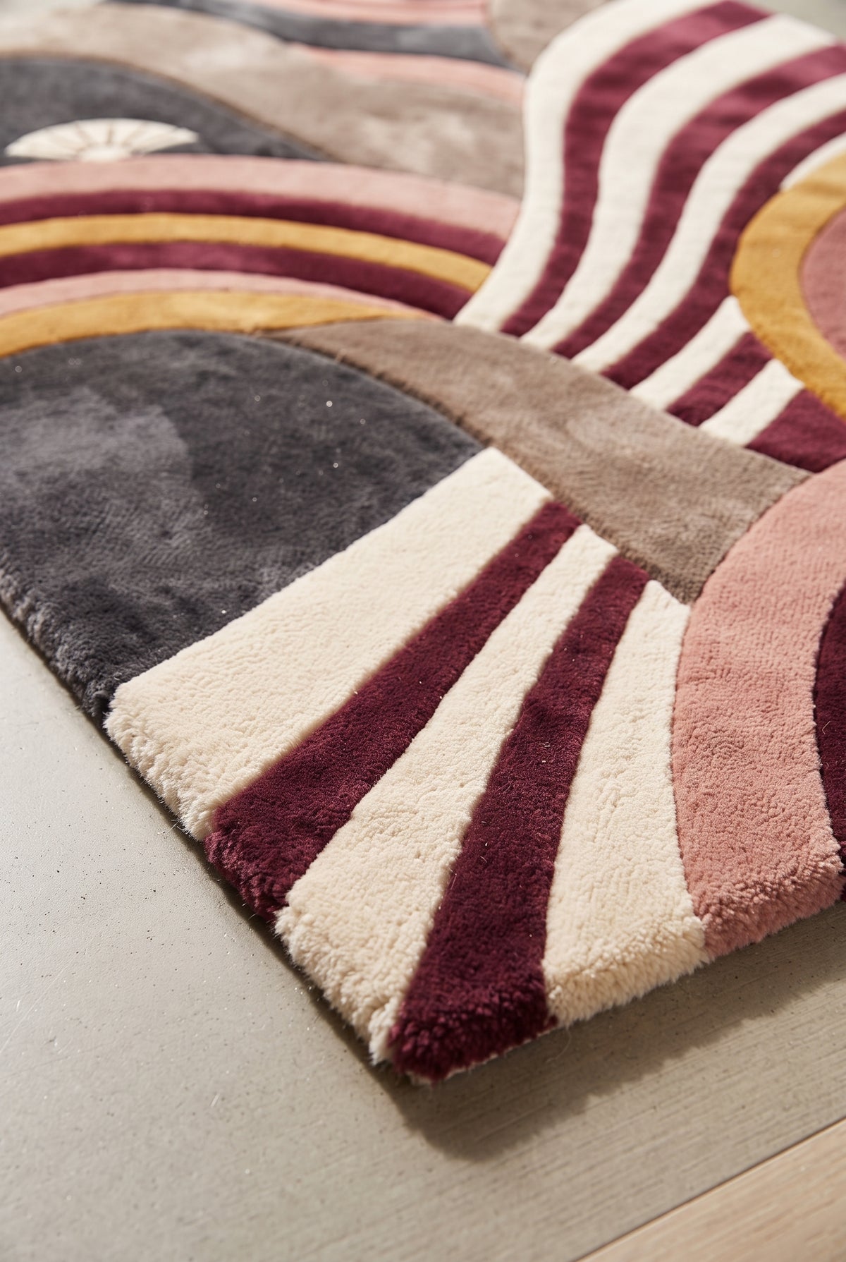 Granada Movement – Handgetufteter Designteppich