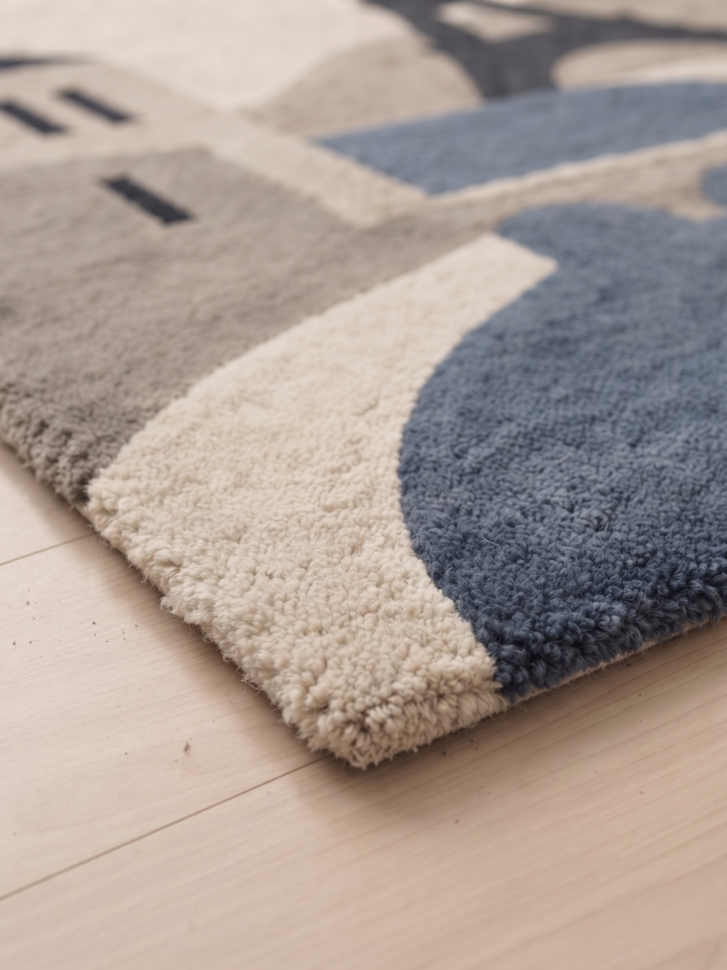 Paris Signature – Handgetufteter Designteppich