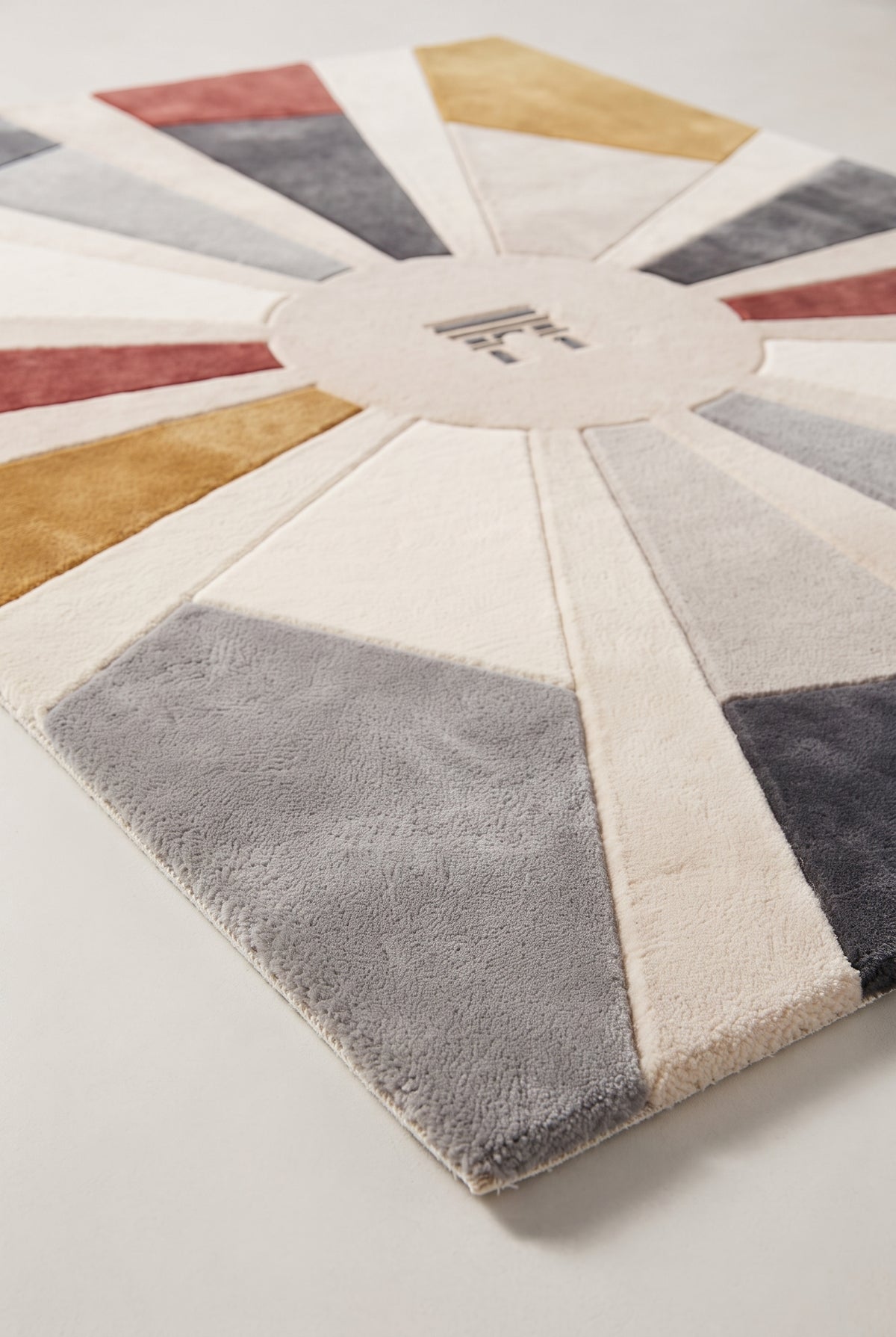 Paris Monument – Handgetufteter Designteppich