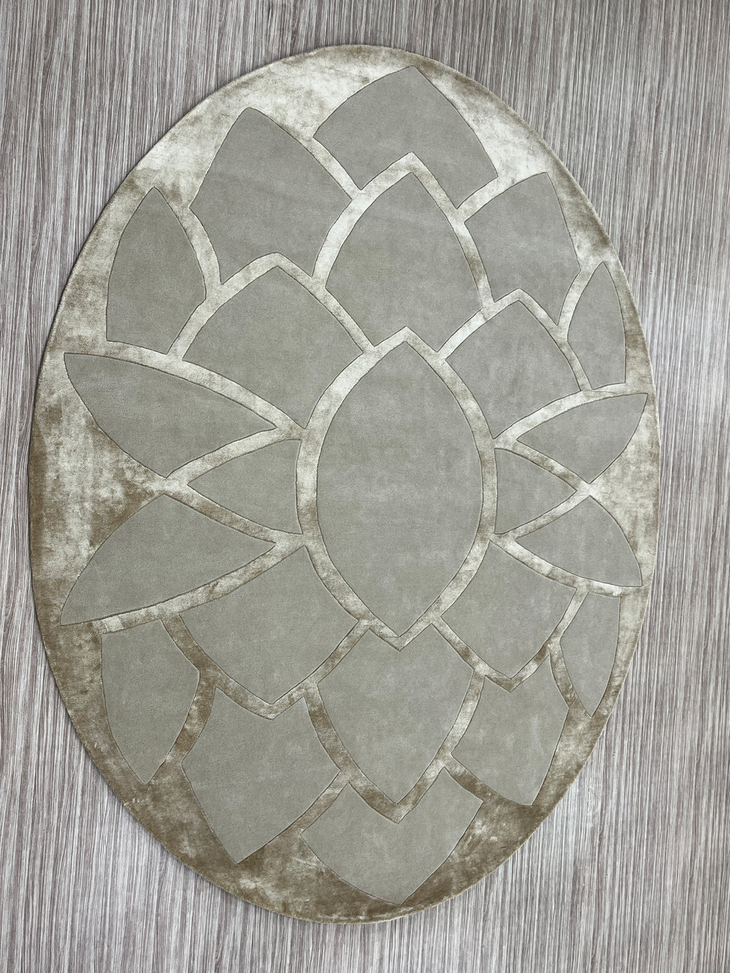 Lotus Harmony – Ovaler handgetufteter Teppich