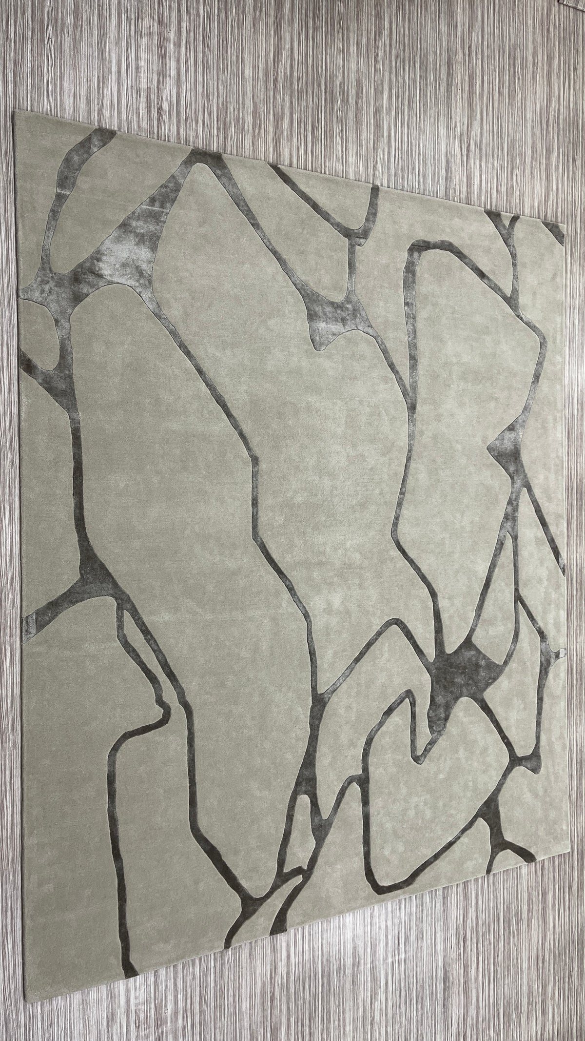 Stone Contours – Rug with flowing lines