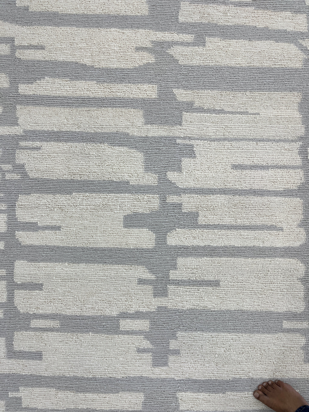 Linear Cadence – Hand-knotted rug