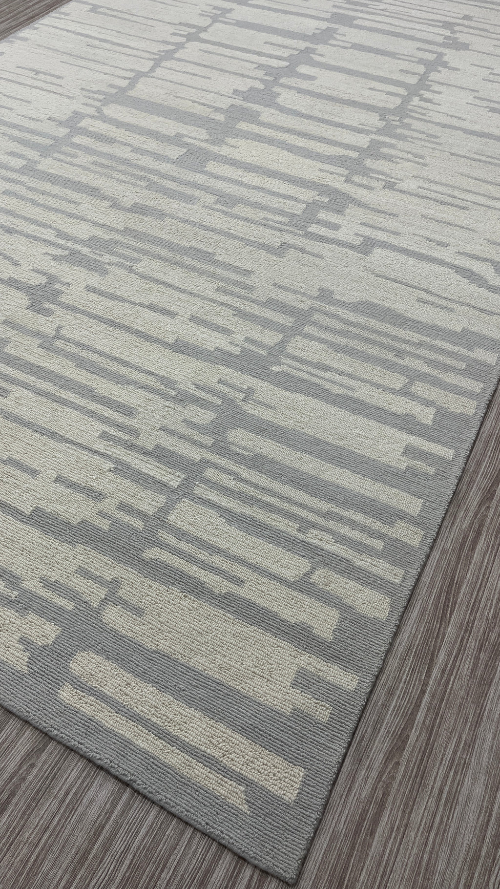 Linear Cadence – Hand-knotted rug