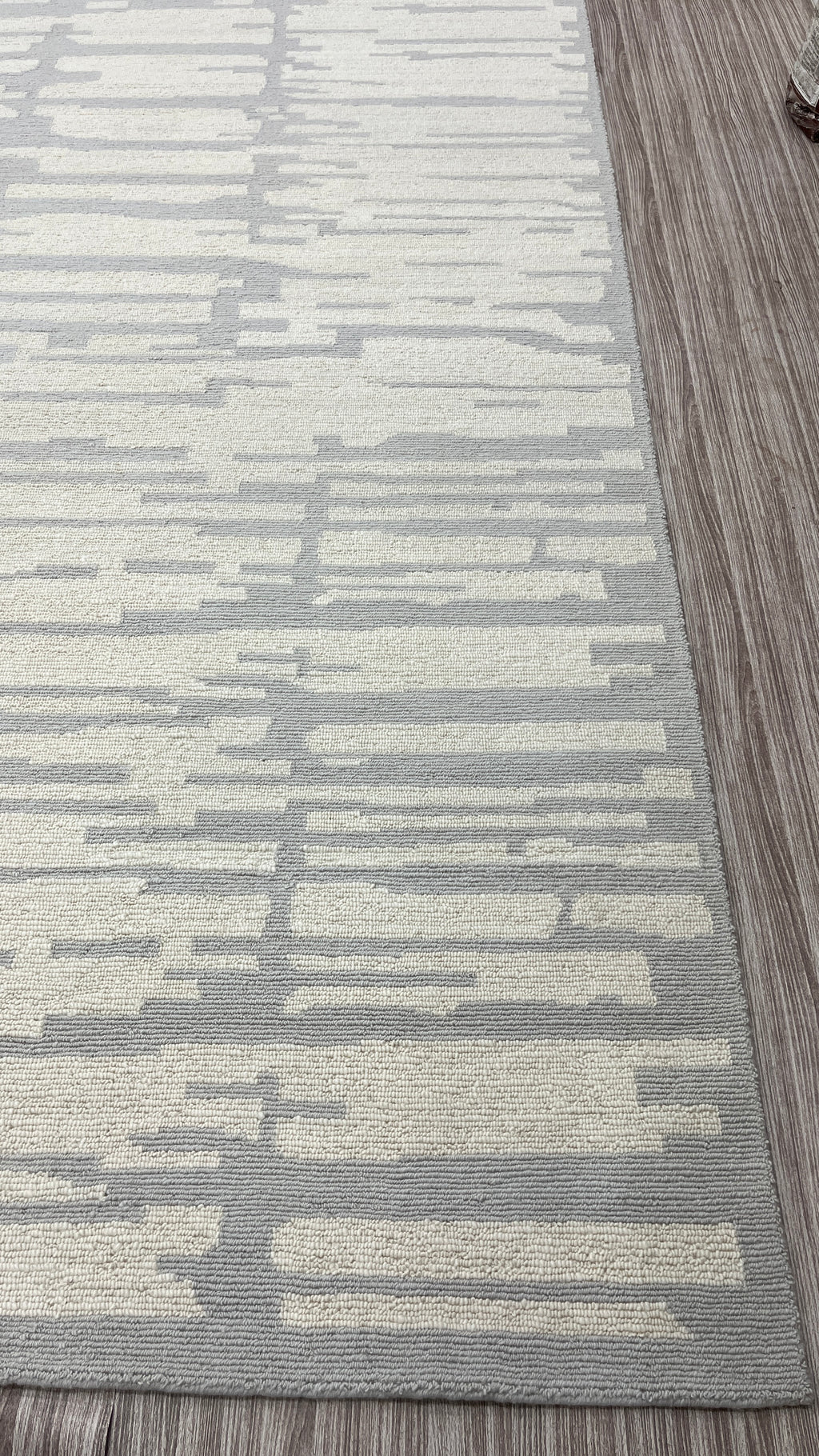 Linear Cadence – Hand-knotted rug