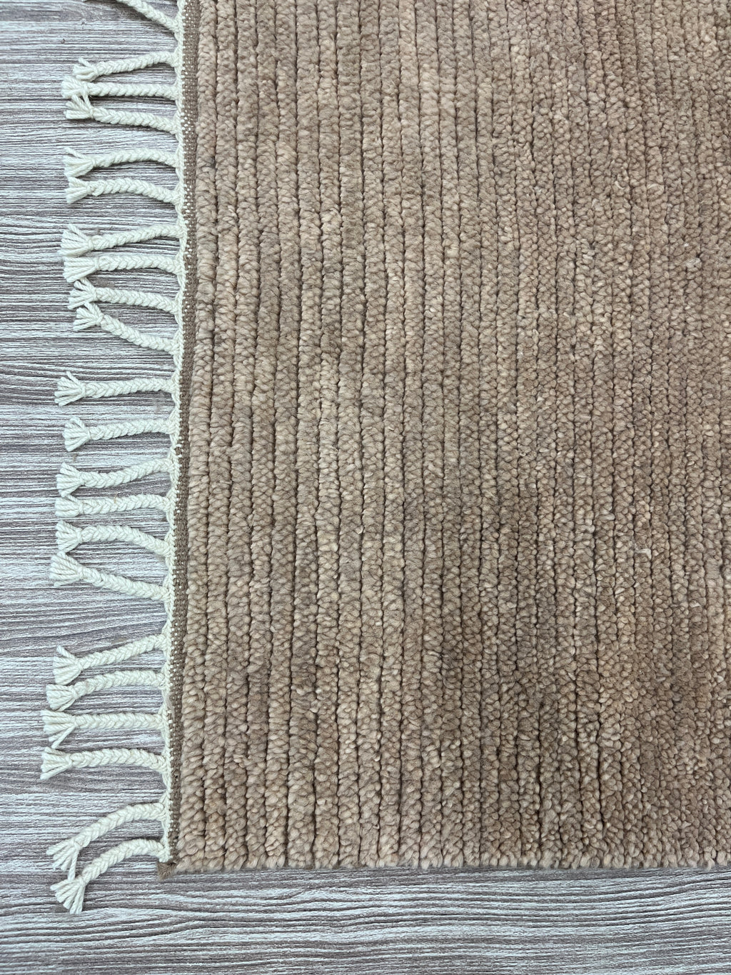 Linear Calm – Handgeknüpfter Teppich
