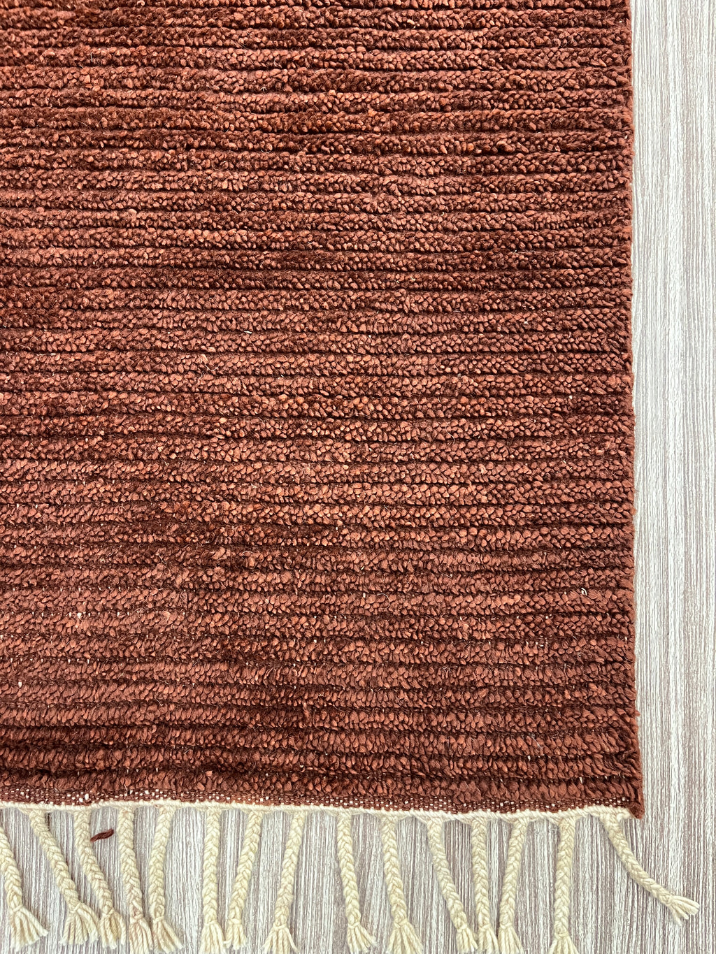 Linear Calm – Handgeknüpfter Teppich