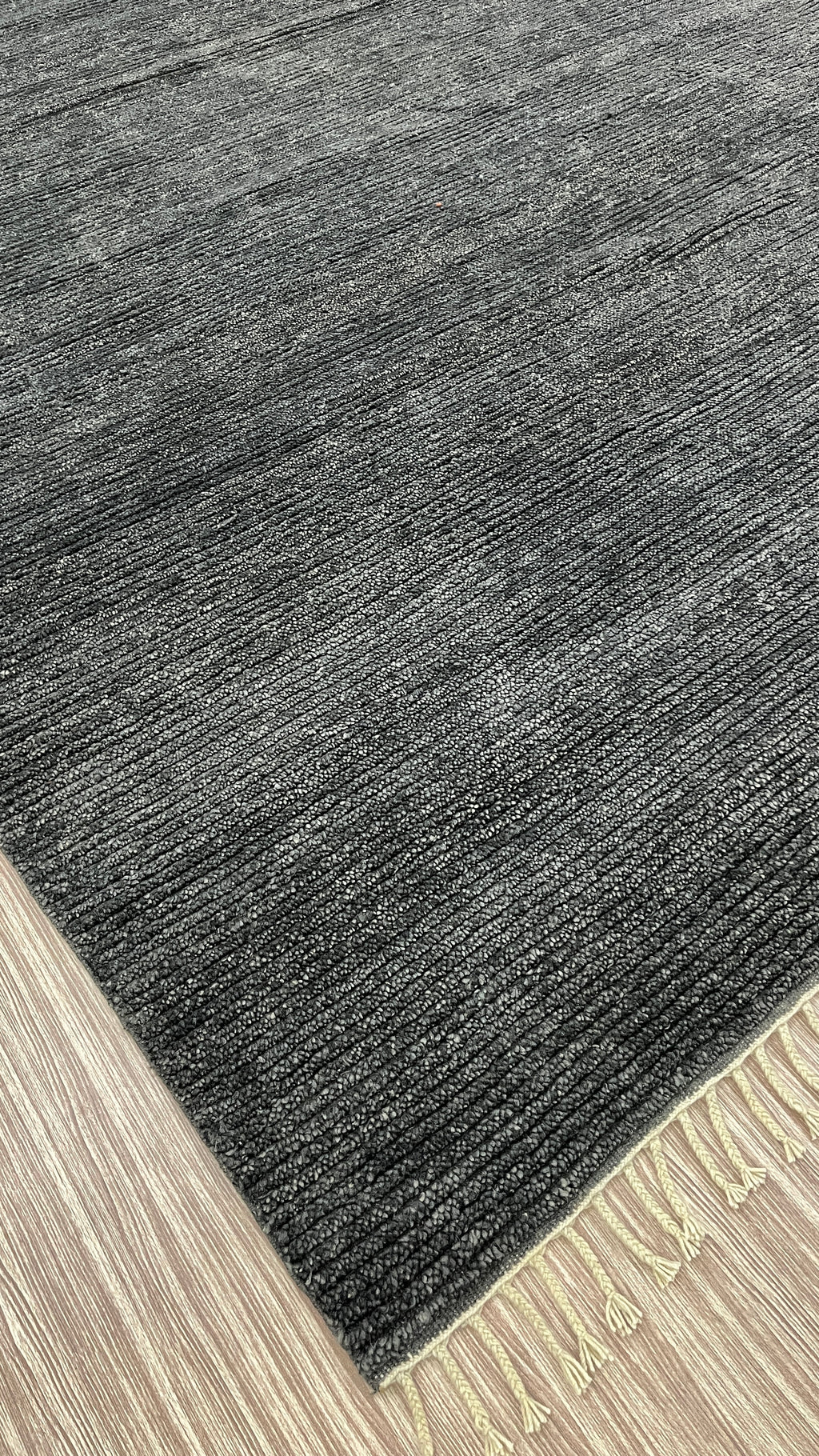Linear Calm – Handgeknüpfter Teppich