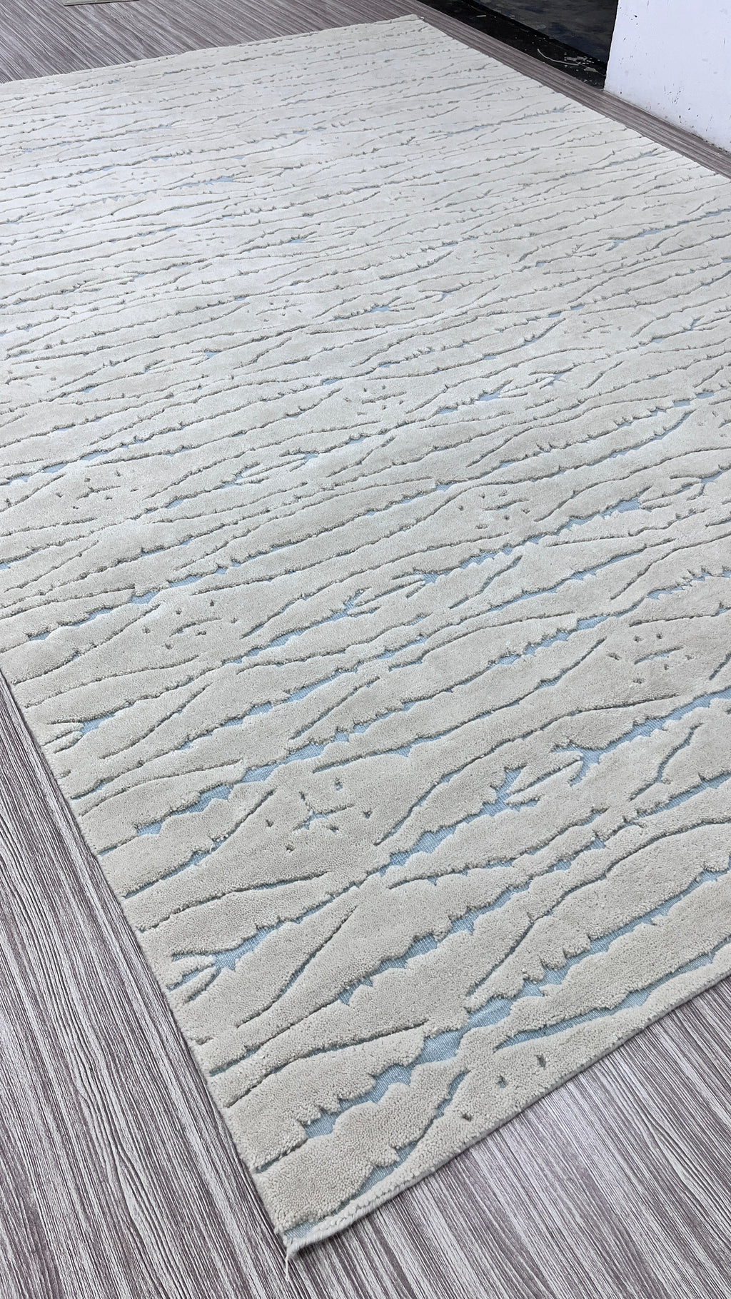 Tidal Relief – Hand-knotted rug