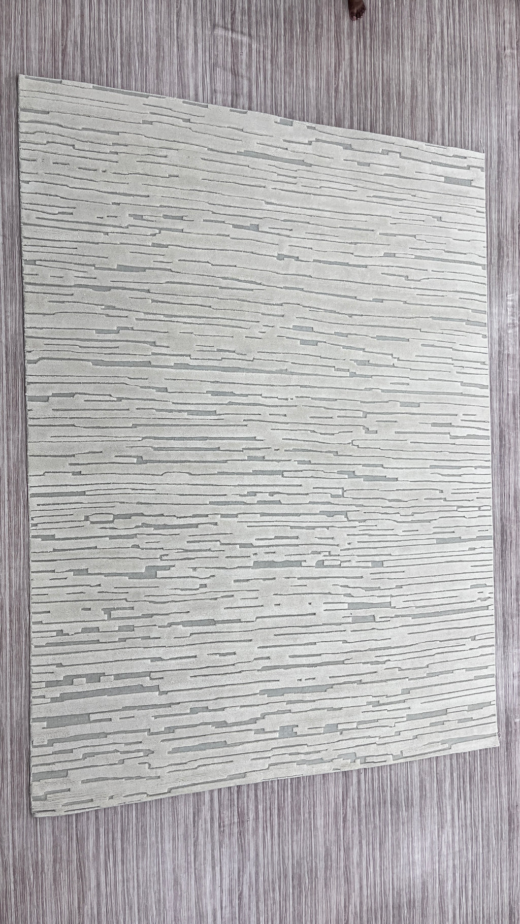 Silent Strata – Handgeknüpfter Teppich
