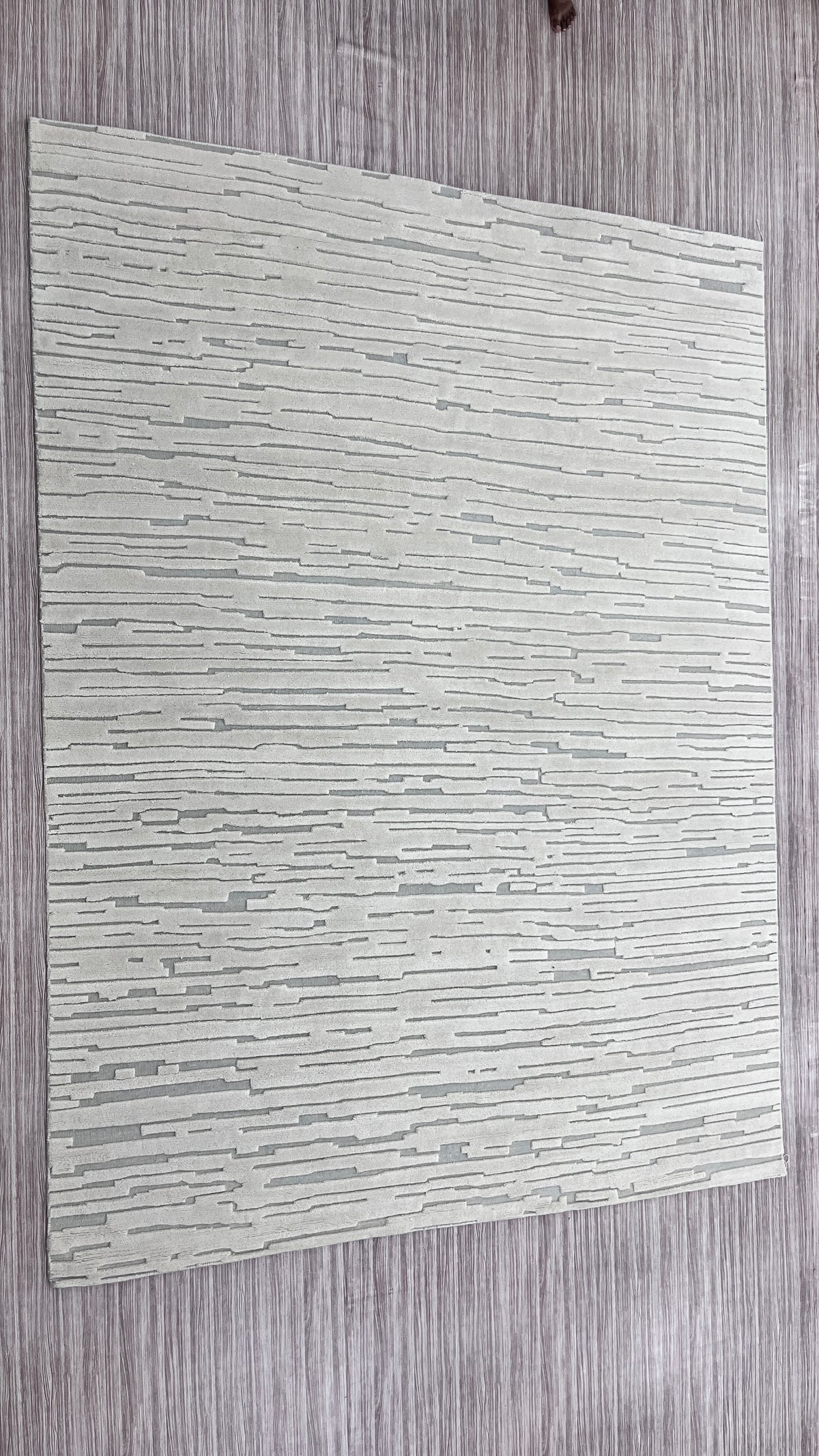 Silent Strata – Handgeknüpfter Teppich