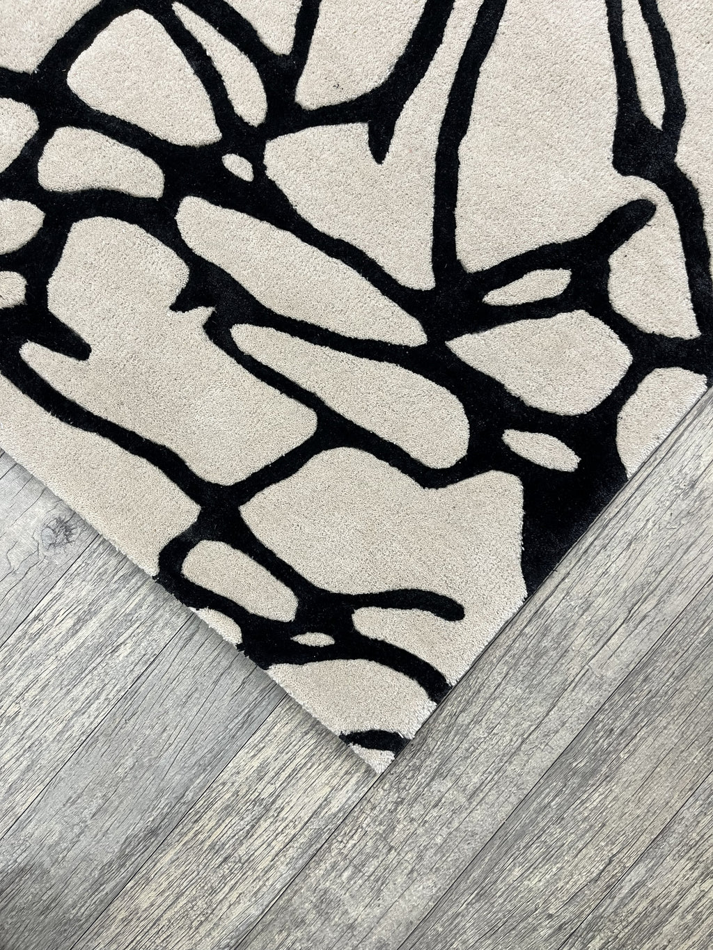 Floral Contour – Hand-tufted rug