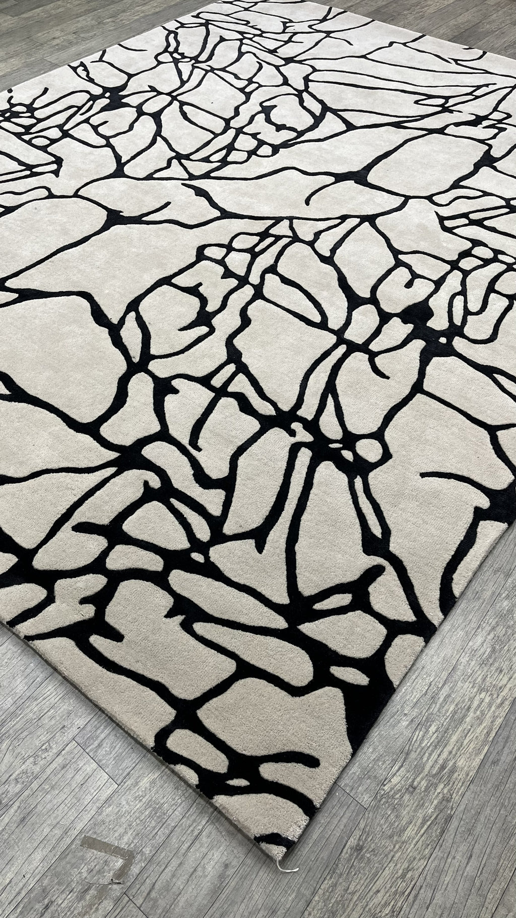 Floral Contour – Hand-tufted rug