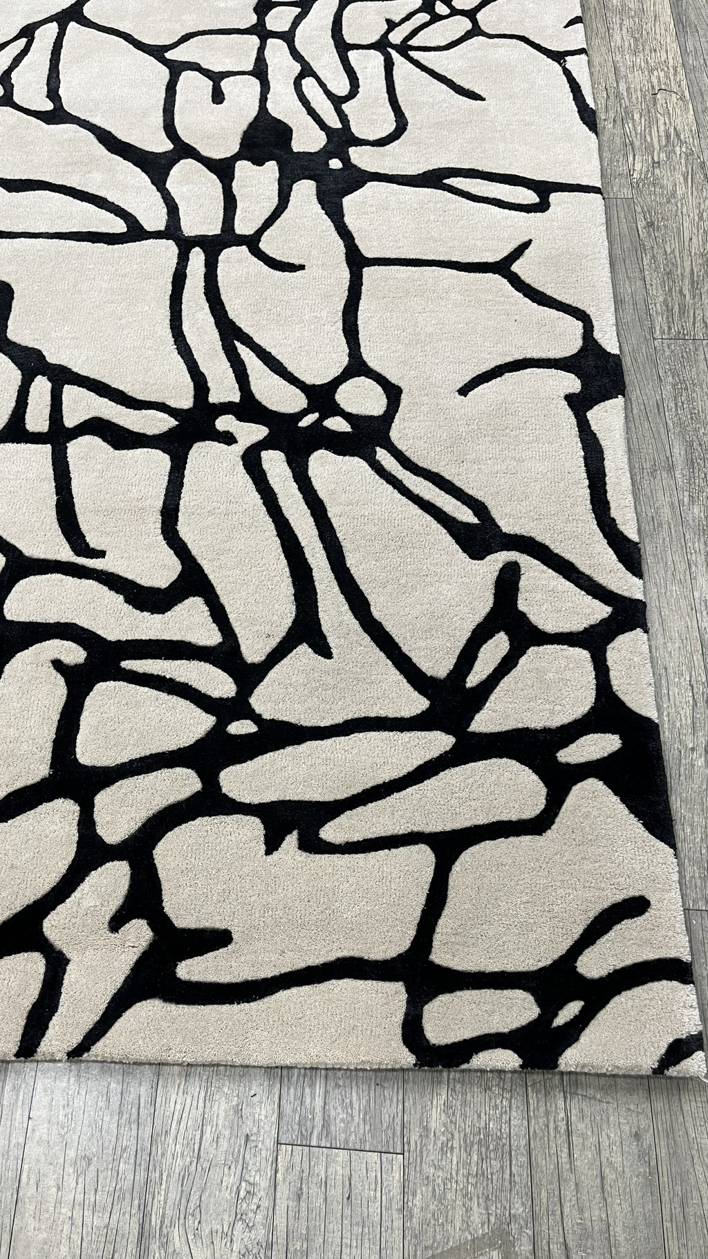 Floral Contour – Hand-tufted rug