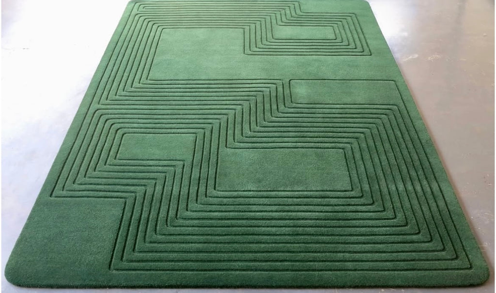 Organic Lines – Wollteppich in Tiefgrün