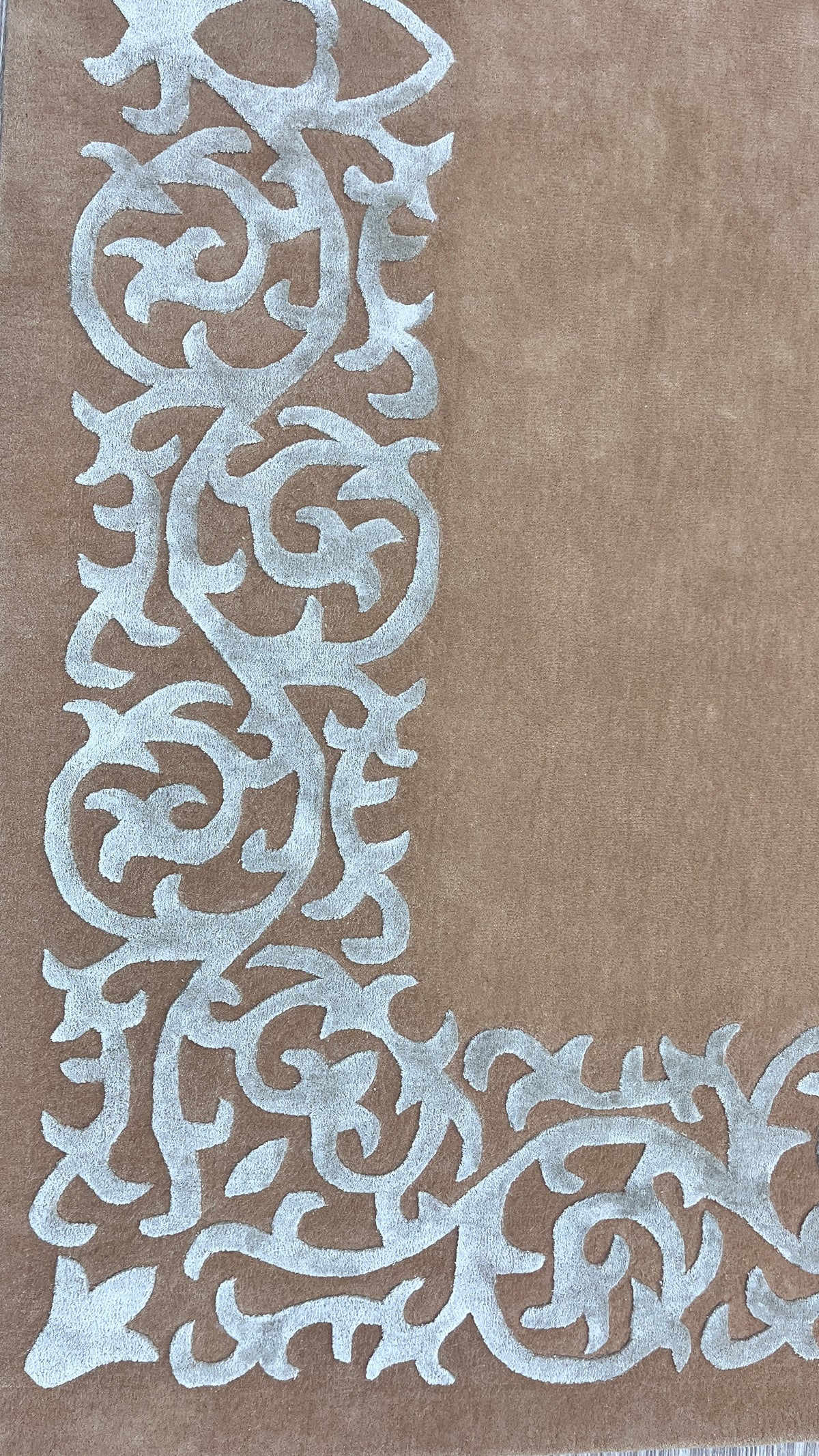 Ornament – Rug with a baroque border