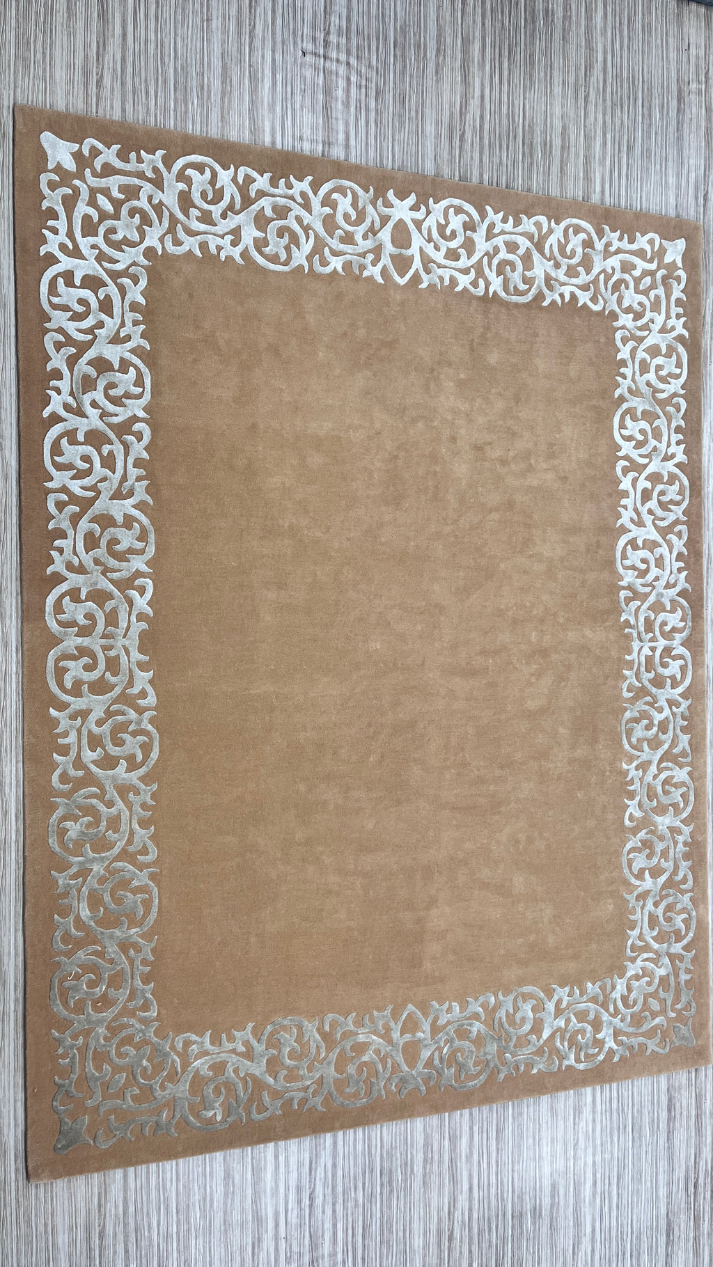 Ornament – Rug with a baroque border