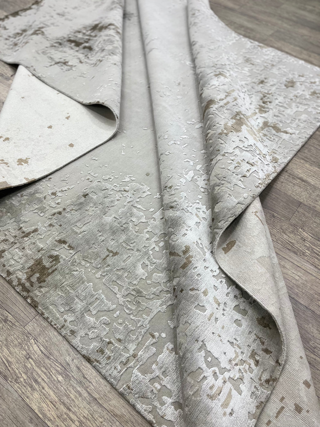 Silver Patina – Hand-knotted rug