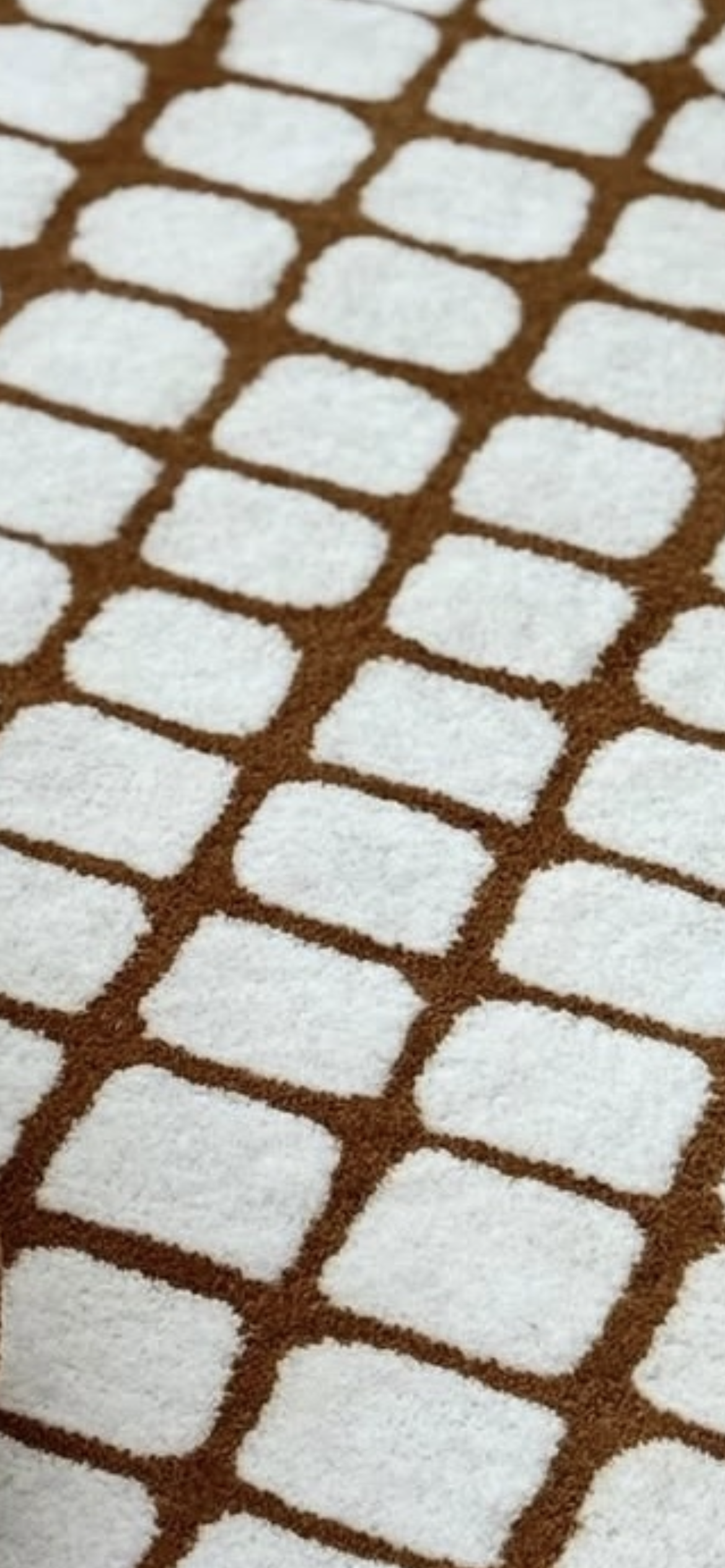 Terra Grid – Wollteppich mit geometrischem Gittermuster