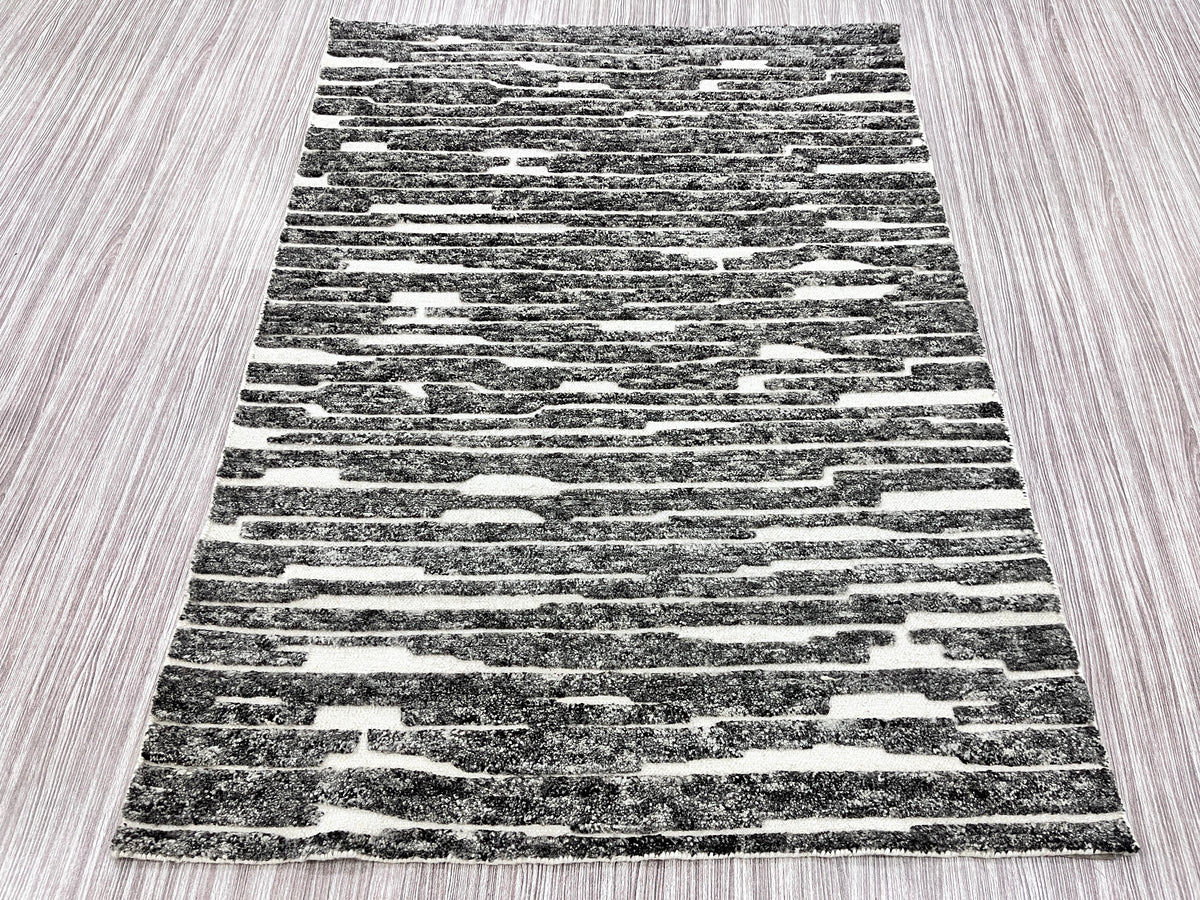Basalt Lines – Handgeknüpfter Teppich
