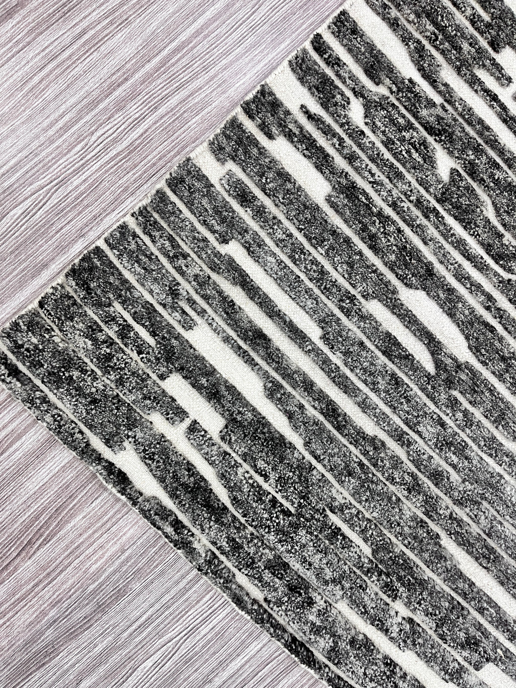 Basalt Lines – Hand-knotted rug
