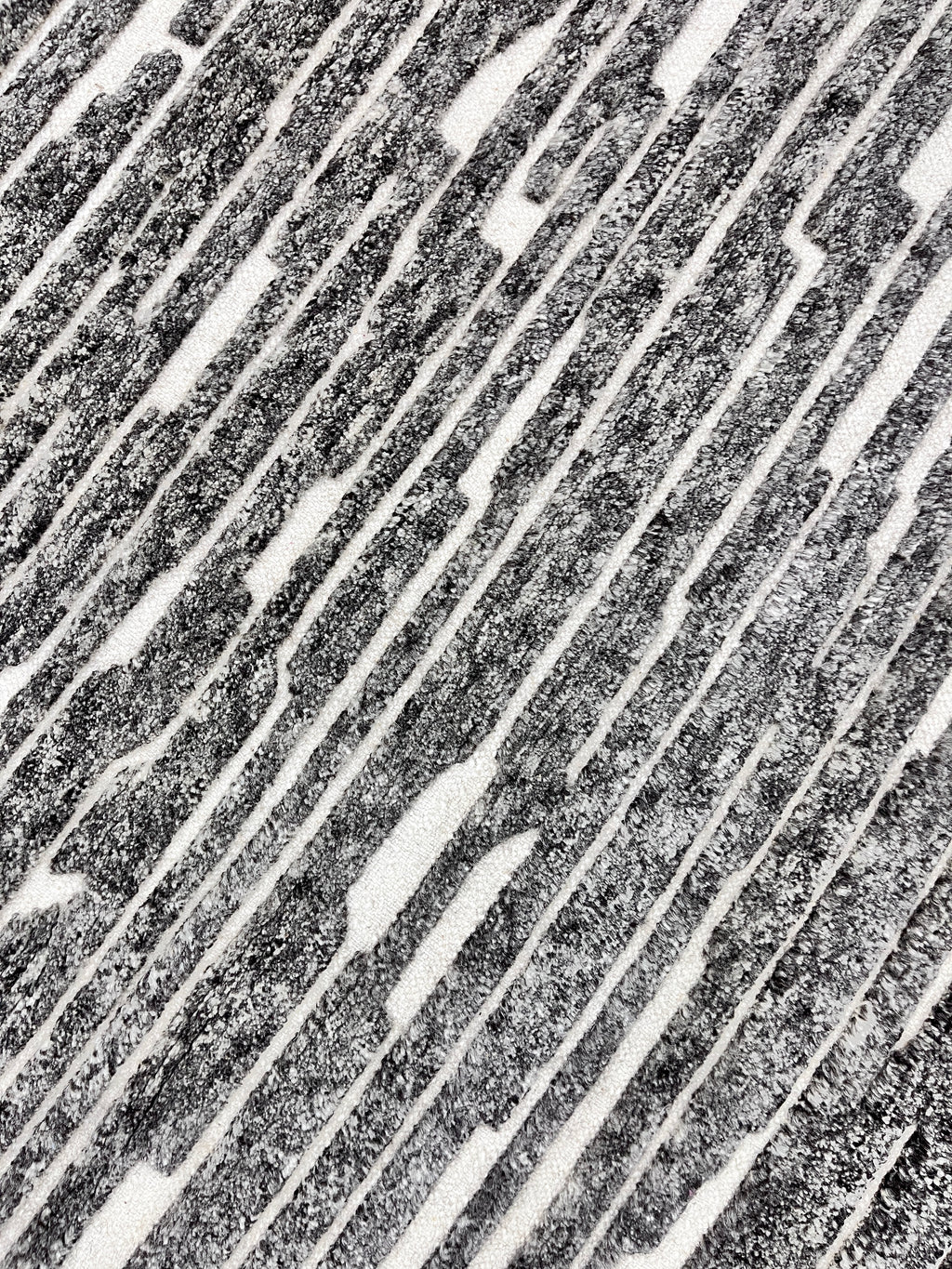 Basalt Lines – Hand-knotted rug