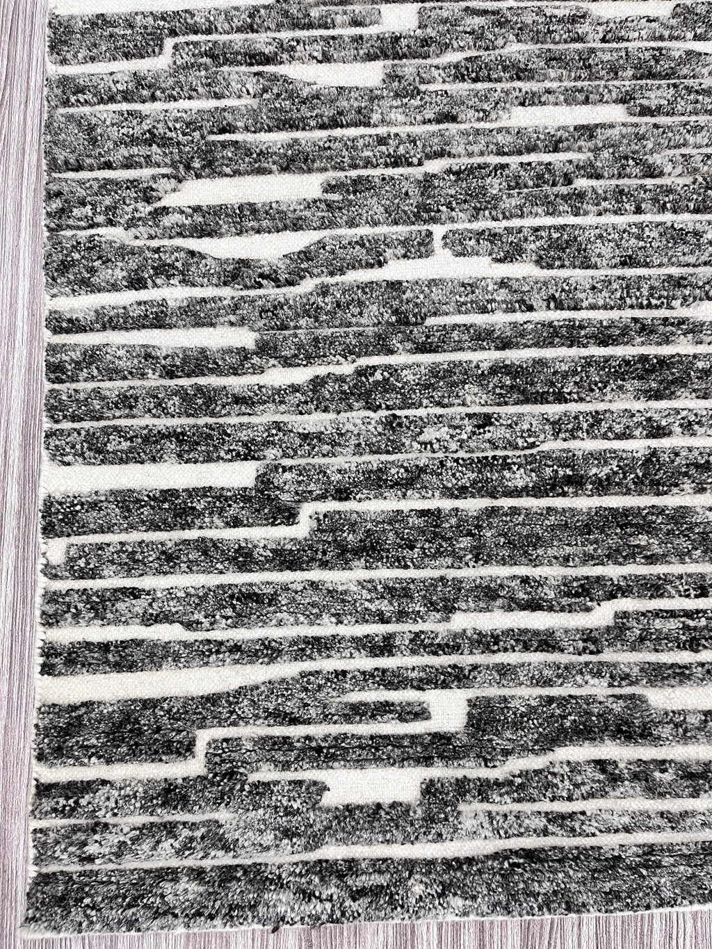 Basalt Lines – Hand-knotted rug