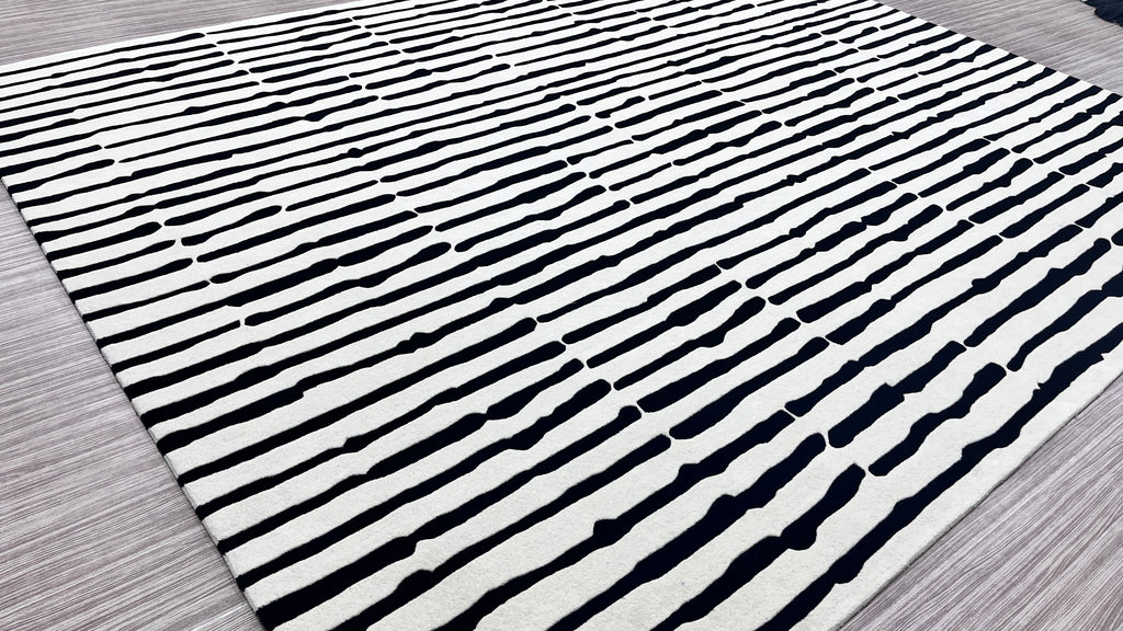 Rhythmic Lines – Handgetufteter Teppich