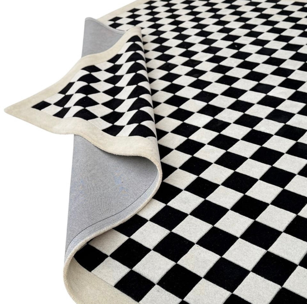 Classic Checkerboard – Wool rug in black & cream