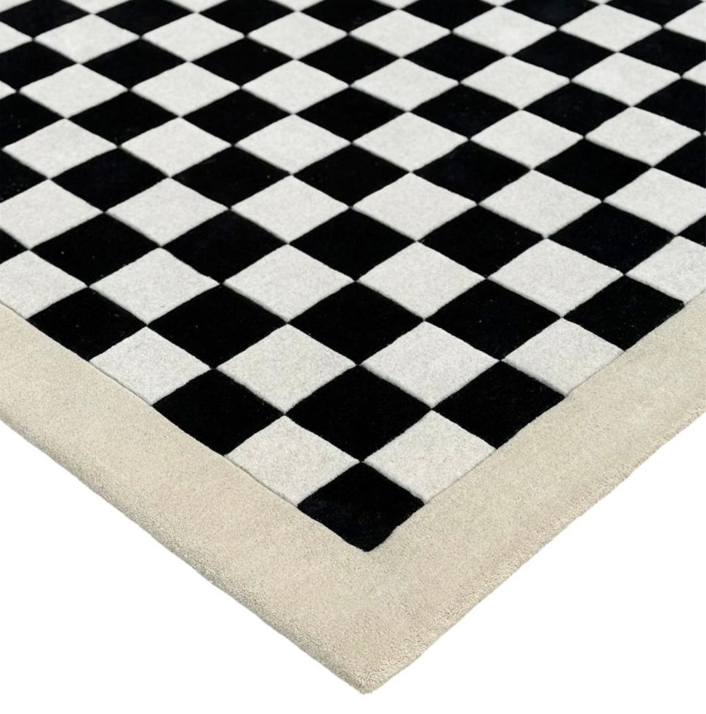 Classic Checkerboard – Wool rug in black & cream