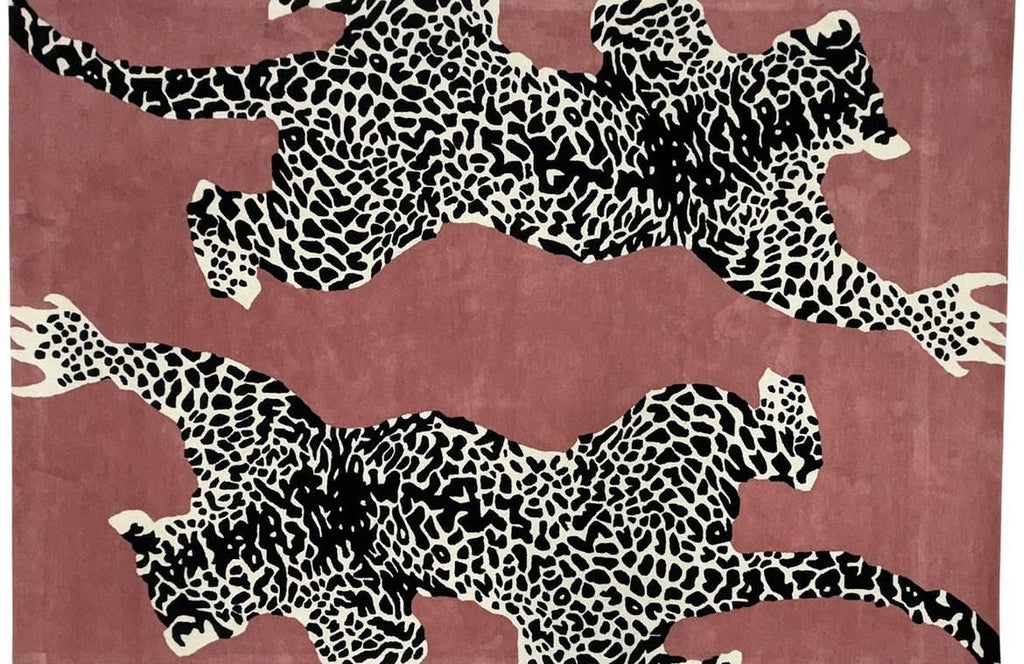 Leopard Rose – Wollteppich mit Leopardenmotiv