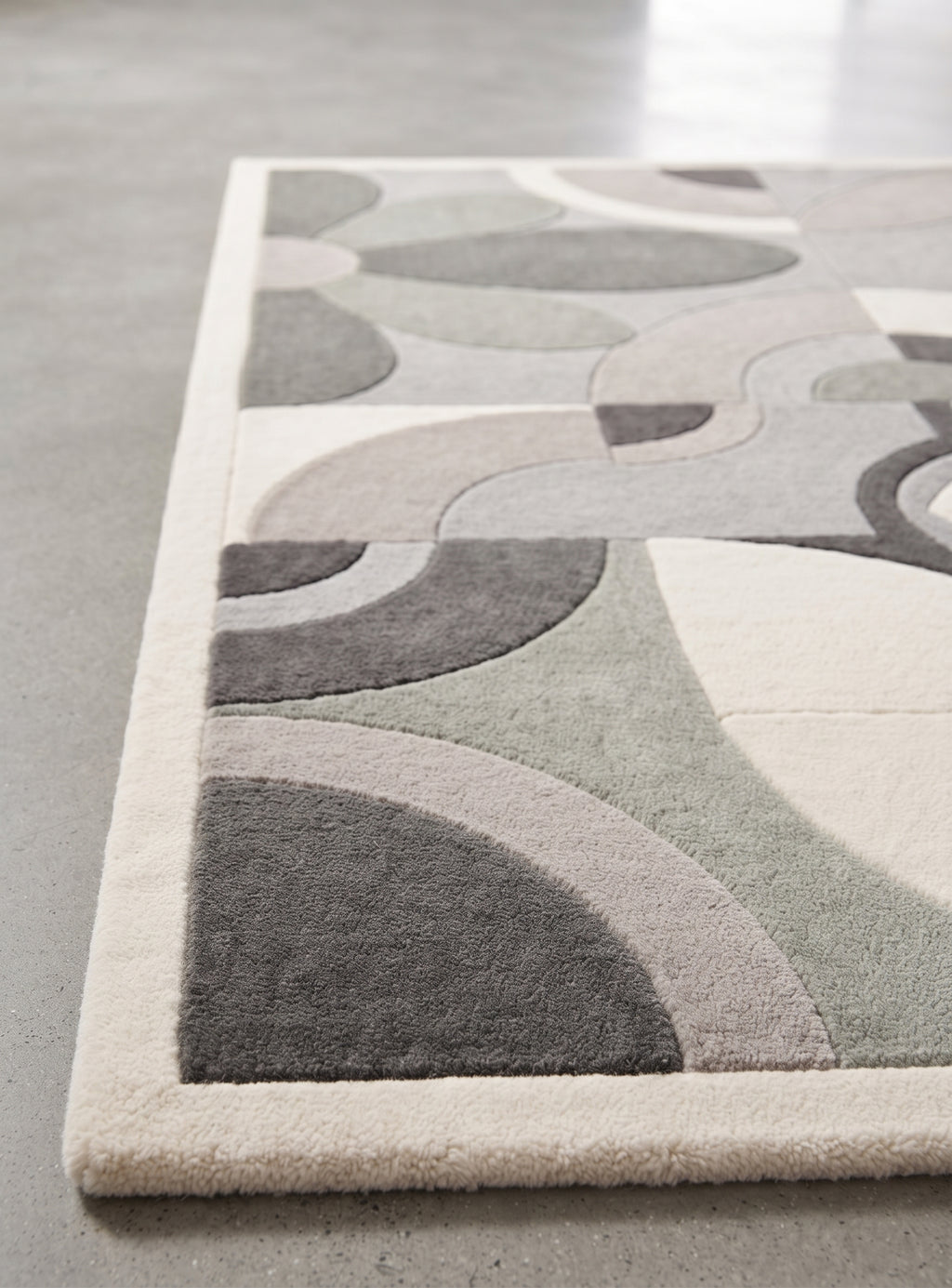 Barcelona Flor – Handgetufteter Designteppich
