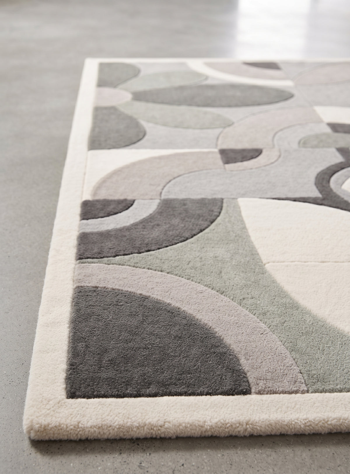 Barcelona Flor – Handgetufteter Designteppich