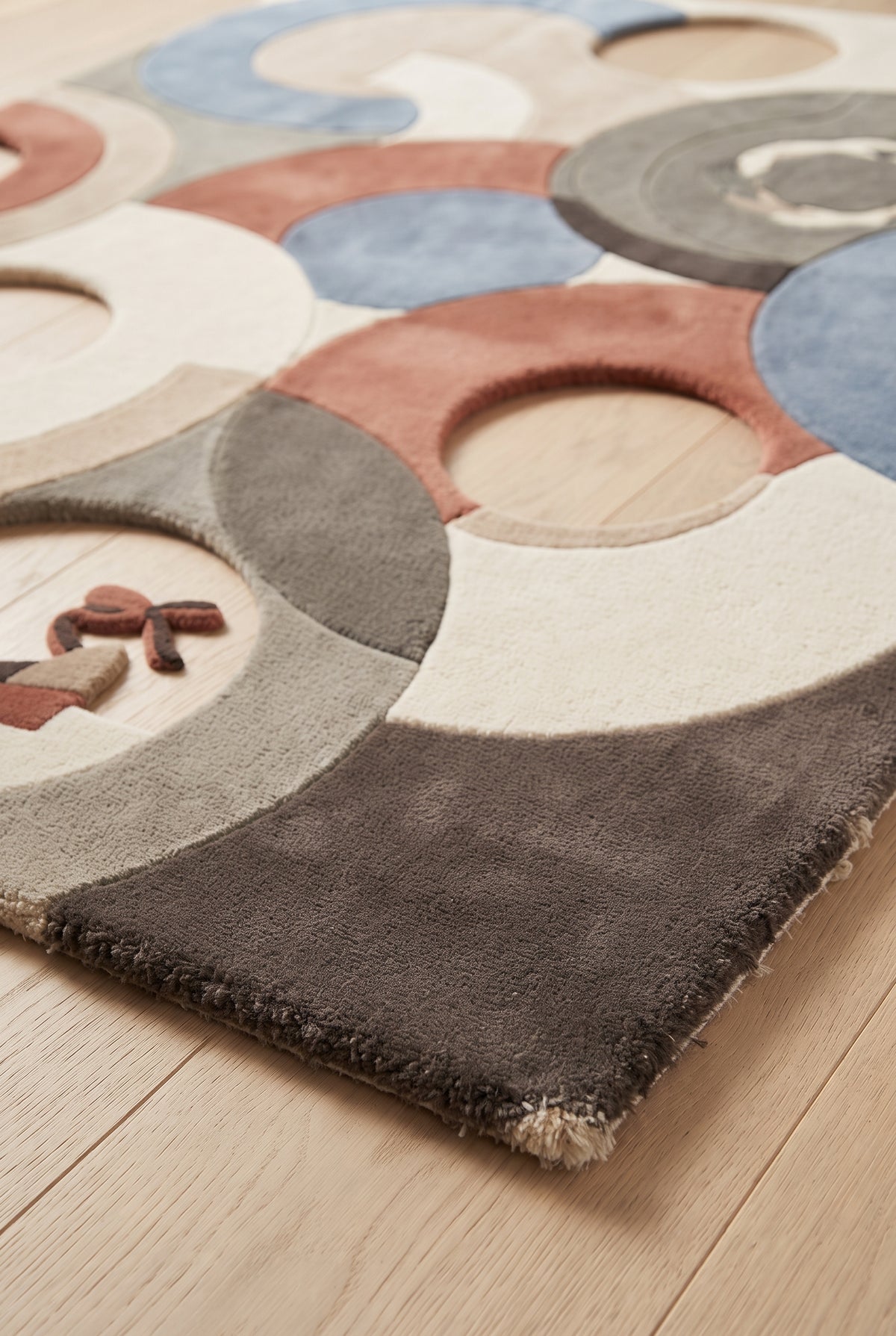 Barcelona Rhythm – Handgetufteter Designteppich
