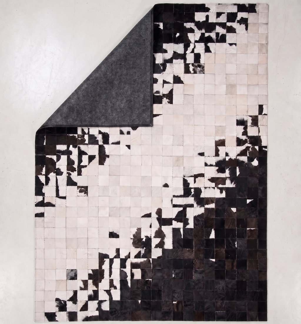 Pixel Flow – Patchwork-Lederteppich in Schwarz-Weiß