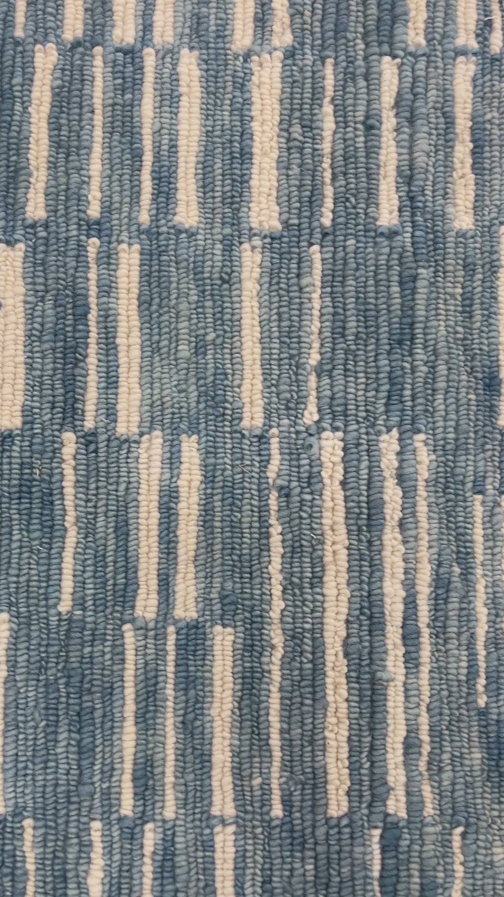 Coastal Rhythm – Hand-knotted rug