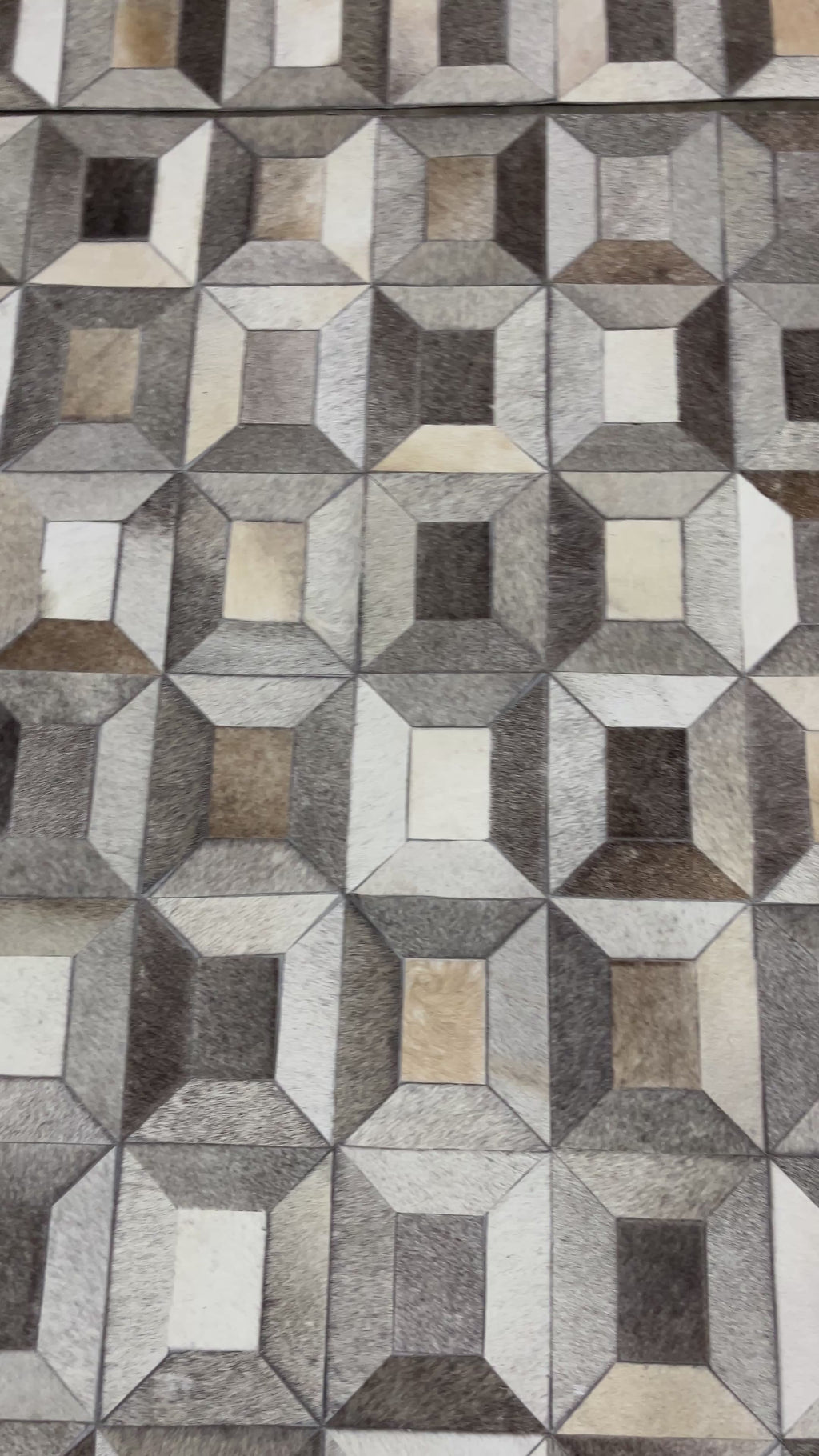 Cubic Frame – Patchwork-Lederteppich mit 3D-Muster